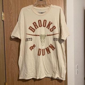 Brooks and Dunn Band T-shirt | Size: XL